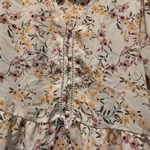 Floral Ruffle Hem Blouse - Picture 2 of 2